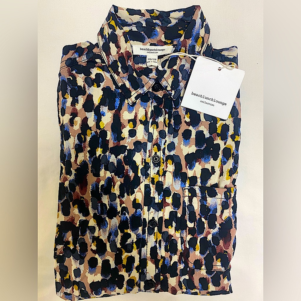 Beachlunch lounge button down shirt Size Xtra Small Abstract Print NWT